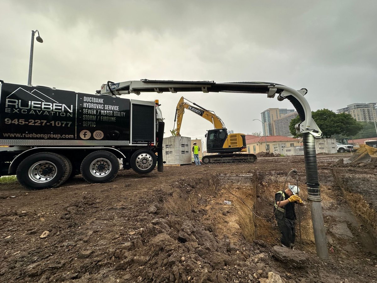 Hydrovac excavation in DFW Metroplex